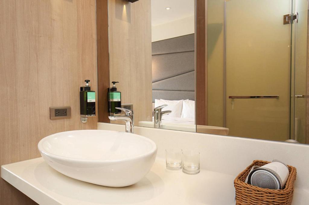 Kloud Hotel Тайчжун Экстерьер фото