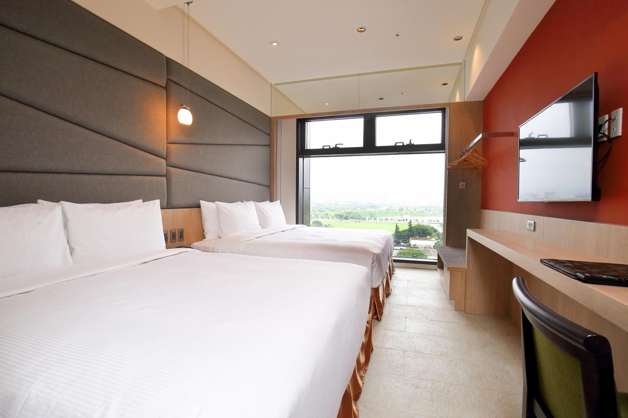 Kloud Hotel Тайчжун Экстерьер фото