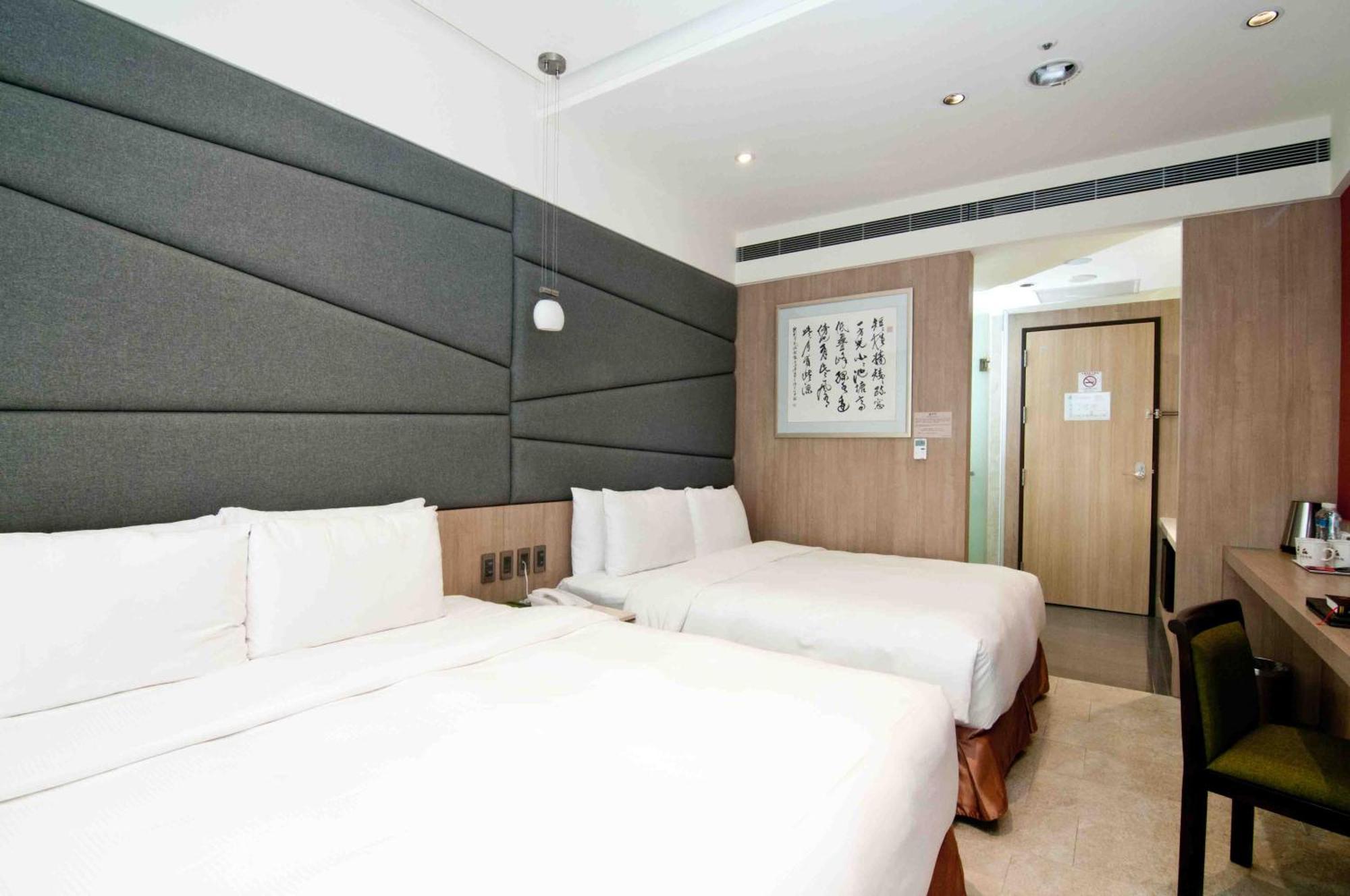 Kloud Hotel Тайчжун Экстерьер фото